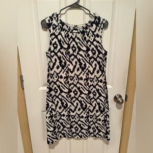 LOFT Black & White Sleeveless Printed Shift Dress